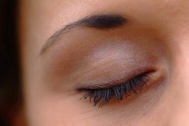 Is It Safe To Sleep In Contact Lenses?