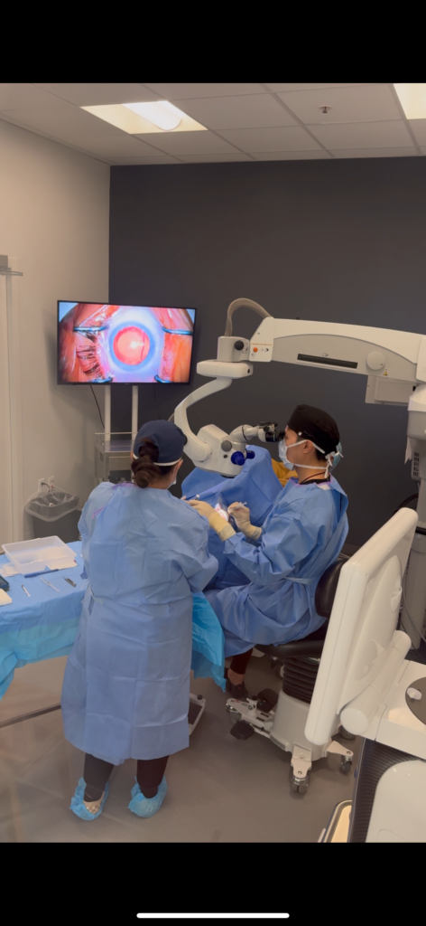 Dr. Ling implanting EVO ICL